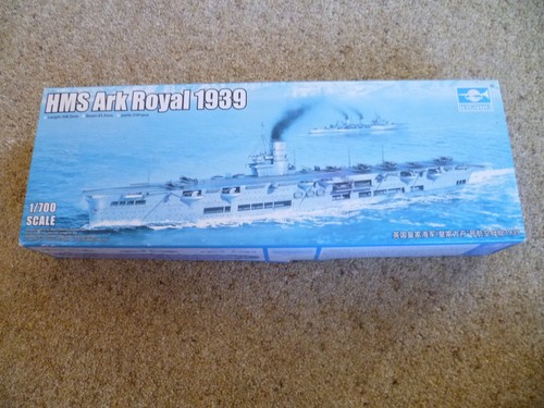 Trumpeter aircraft carrier hms - trumpeter,