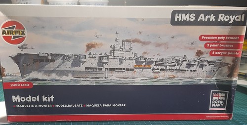 Airfix 600 hms - 1:600, royal